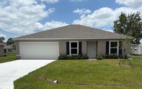 New construction Single-Family house 152 Sw Crescent Ave, Port St. Lucie, FL 34984 FOXTAIL- photo 0