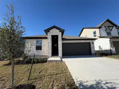 New construction Single-Family house 118 Holmby Dr, Hutto, TX 78634 plan The Hughes (841) - image