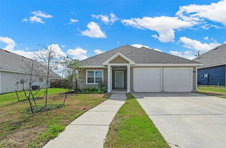 New construction Single-Family house 102 N Island Drive, Terrell, TX 75160 - photo 0