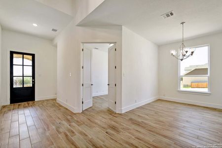 New construction Single-Family house 125 Pin Oak, Castroville, TX 78009 plan Roxburgh Plan - image 12