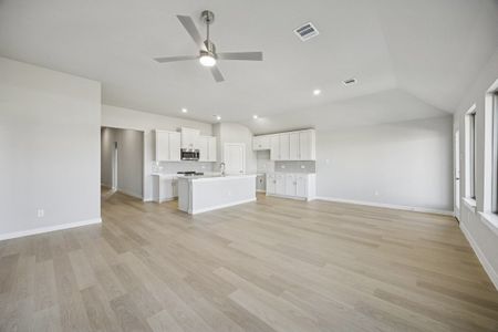 New construction Single-Family house 808 Tesslynn Ave, Godley, TX 76044 plan The Elm - image 19