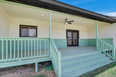 New construction Single-Family house 185 E Medium Meadow Dr, Lytle, TX 78052 - image