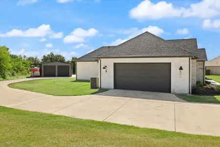 New construction Single-Family house 1028 Gatlin Cir, Springtown, TX 76082 - image