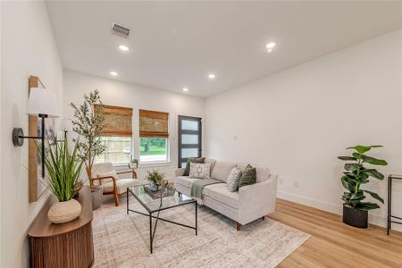 New construction Single-Family house 9527 Beckley St, Houston, TX 77088 - image 16