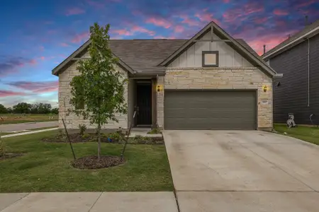 New construction Single-Family house 142 Prairie Falls Dr, Hutto, TX 78634 plan Cartwright - image