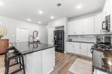New construction Single-Family house 3701 Sage Ln, Huntsville, TX 77340 plan The 1818 - image 7