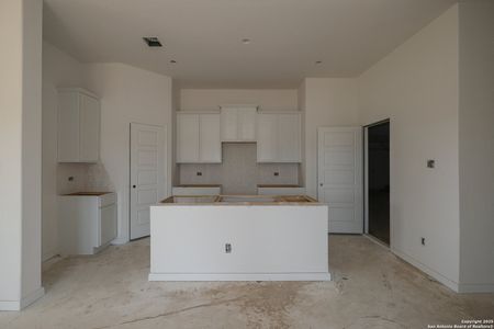 New construction Single-Family house 116 Cheyenne Dr, Floresville, TX 78114 null- photo 5 5