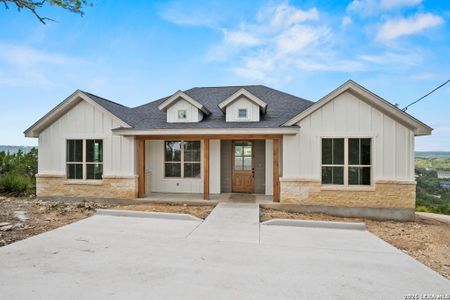 New construction Single-Family house 811 Lexington Pass, Canyon Lake, TX 78133 - image