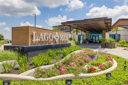 New construction Single-Family house 13320 Harbor Point Dr, Texas City, TX 77568 plan Springsteen - image