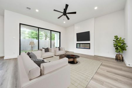 New construction Single-Family house 1422 Caywood Ln, Unit B, Houston, TX 77055 - image 11
