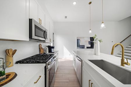 New construction Single-Family house 7117 Goforth St, Houston, TX 77021 - image 17