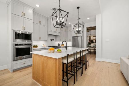 New construction Single-Family house 9603 Carousel Ln, Houston, TX 77080 - image 9