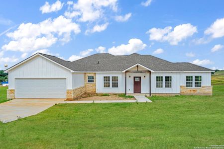 New construction Single-Family house 613 Lakeridge Ln, La Vernia, TX 78121 null- photo 0