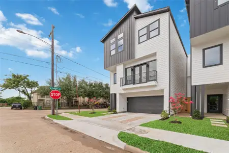 New construction Single-Family house 2107 Holman St, Houston, TX 77004 - image