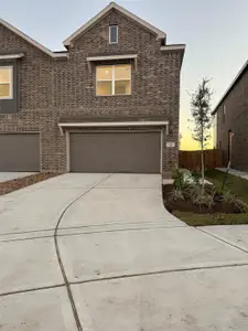 New construction Single-Family house 2222 Salinas Dr, Rosharon, TX 77583 plan Monarch - image