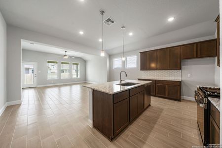 New construction Single-Family house 6739 Velma Path, San Antonio, TX 78253 plan Catarina - image 8