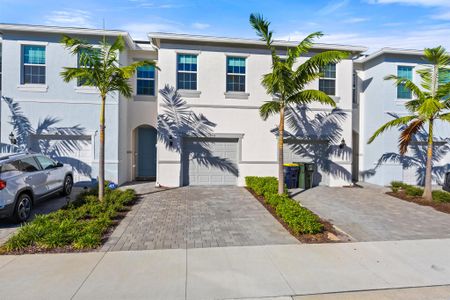 New construction Townhouse house 1855 Se Tarni Way, Stuart, FL 34996 - photo 0