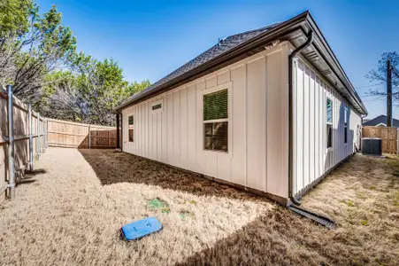 New construction Single-Family house 5858 Black Pine Cir, Granbury, TX 76048 - image