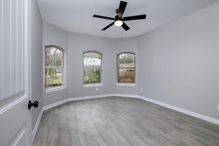 New construction Single-Family house 1920 Rollingwood Dr, Huntsville, TX 77340 - image 18
