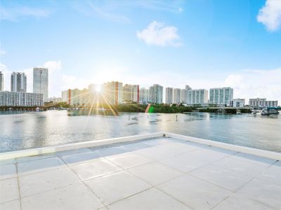 New construction Townhouse house 4002 Ne 167 St, North Miami Beach, FL 33160 Aura - photo 12 12