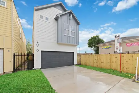New construction Single-Family house 4010 Dreyfus St, Houston, TX 77021 - image