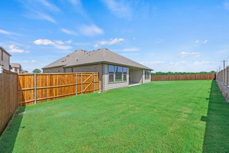 New construction Single-Family house 1438 Golden Meadow Dr, Van Alstyne, TX 75495 Camden DEF- photo 19 19