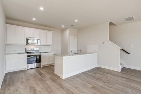 New construction Townhouse house 6815 Robert Reed Dr, Arlington, TX 76001 - image 11