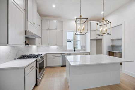 New construction Single-Family house 947 Blackshire Ln, Houston, TX 77055 plan The Rosalie - image 11