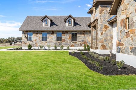 New construction Single-Family house 241 Stone Lp, Castroville, TX 78009 null- photo 5 5
