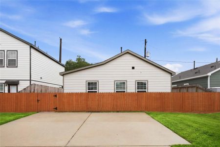 New construction Single-Family house 6426 Calhoun Rd, Houston, TX 77021 - image