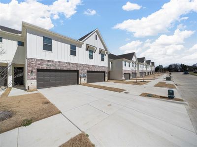 New construction Townhouse house 6325 Mason Ct, Dallas, TX 75227 null- photo 1 1