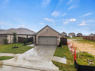 New construction Single-Family house 13318 Prado Ridge Ln, Rosharon, TX 77583 plan Frio - image