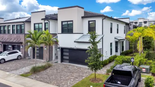 New construction Townhouse house 8358 Nw 7Th Pl, Plantation, FL 33324 - image