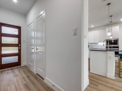 New construction Townhouse house 5617 Woodlands Dr, The Colony, TX 75056 null- photo 4 4