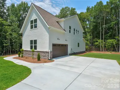 New construction Single-Family house 2311 Chateau Ct, Matthews, NC 28105 - image