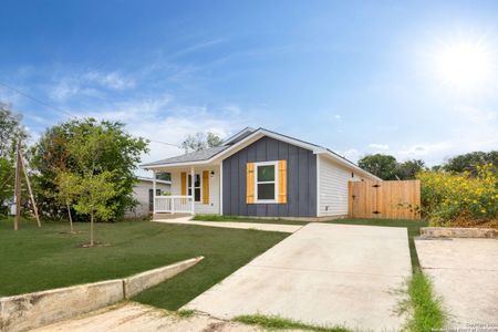 New construction Single-Family house 327 Jim St, San Antonio, TX 78208 - photo 0