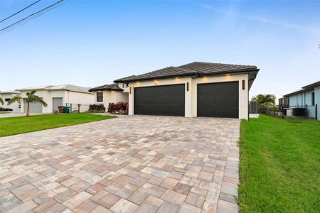New construction Single-Family house 836 Sw 36Th Ter, Cape Coral, FL 33914 - image