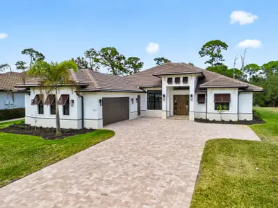 New construction Single-Family house 122 Se Via Lago Garda, Port St. Lucie, FL 34952 - image