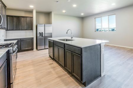 New construction Single-Family house 812 Galloway Dr, Johnstown, CO 80534 plan Oakley - image 17