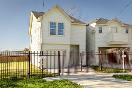 New construction Single-Family house 7754 Ave J, Houston, TX 77012 - image