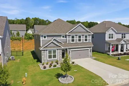 New construction Single-Family house 125 Saidin Ln, Troutman, NC 28166 plan Summit - image