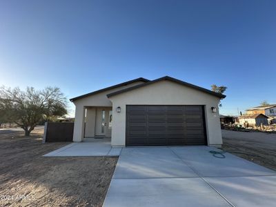 New construction Single-Family house 32406 N Center Street, Wittmann, AZ 85361 - photo 0