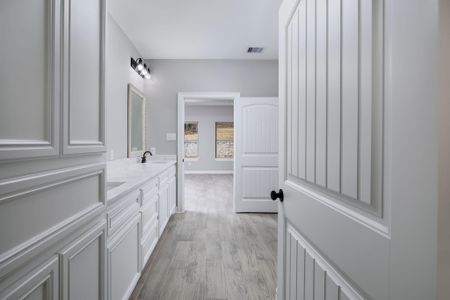 New construction Single-Family house 1737 E Lake Dr, Huntsville, TX 77340 - image 14