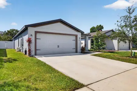 New construction Single-Family house 5761 Helmsman Ct, Tampa, FL 33619 - image