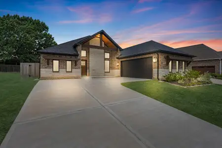 New construction Single-Family house 106 Wyndemere Dr, Montgomery, TX 77356 plan Llano - image
