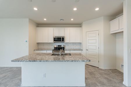 New construction Single-Family house 21503 W Papago St, Buckeye, AZ 85326 Castillo Series - Bluebell- photo 18 18