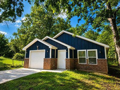 New construction Single-Family house 610 W Austin St, Paris, TX 75460 - image