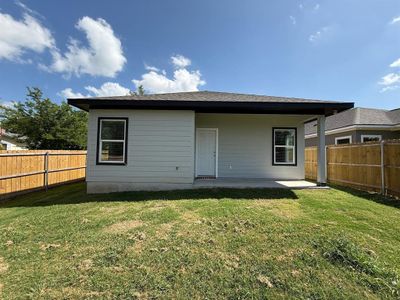 New construction Single-Family house 3200 Poplar St, Greenville, TX 75402 - image