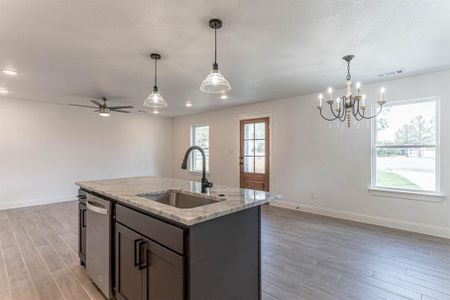 New construction Single-Family house 5110 Uvalde Court, Granbury, TX 76048 - photo 12 12