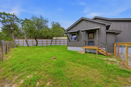 New construction Single-Family house 833 Canyon Oaks Dr, Canyon Lake, TX 78133 - image
